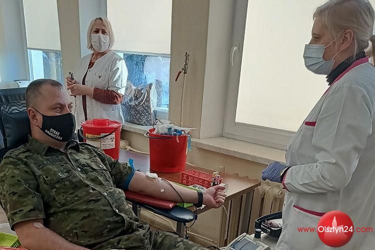 Pogranicznicy zorganizowali zbiórkę krwi, owoców i słodyczy