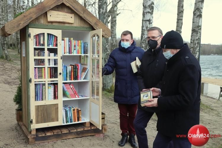 MBP ufundowała KSIĄŻKOchatki dla olsztynian i turystów z okazji Dnia Książki  