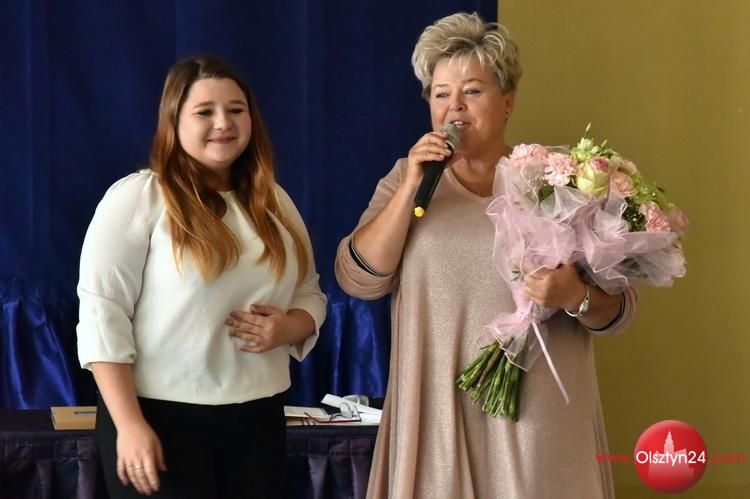 Znowu razem. Społeczność Szkoły Policealnej im. Prof. Zbigniewa Religi rozpoczęła rok szkolny 2021/2022