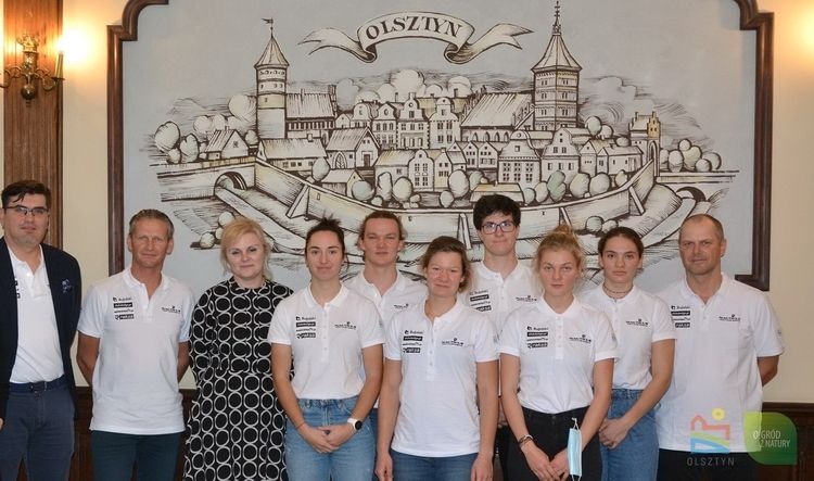 Młodzi żeglarze z wizytą w Urzędzie Miasta