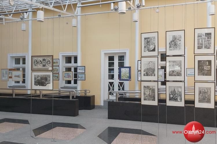 „Grafiki i akwarele” Michała Kozłowskiego prezentowane są w Starym Ratuszu WBP
