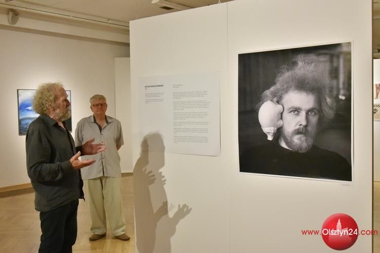Spotkanie z Tadeuszem Burniewiczem odbyło się w BWA w ramach finisażu wystawy jego twórczości