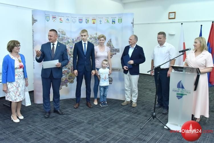 Starosta olsztyński przyznał nagrody najlepszym uczniom