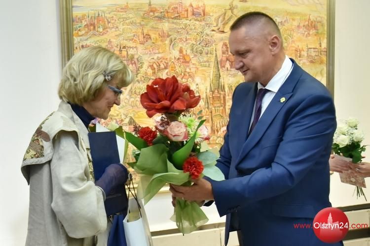 Wystawę „Święta Warmia. Impresje” Anastazji Fietisowej otwarto w BWA Galerii Sztuki