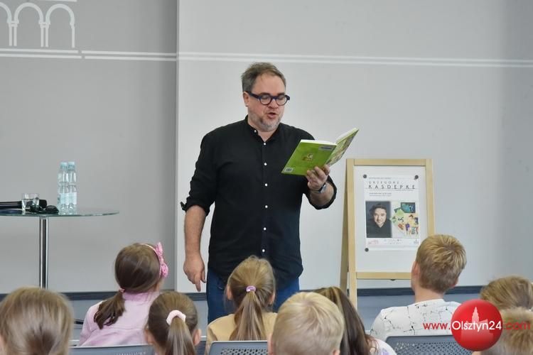 Spotkanie z Grzegorzem Kasdepke w twoim miejscu - bibliotece!