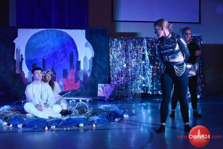 Słuchacze „Medyka” na scenie. Przygotowali  świąteczny spektakl o nietypowej tematyce  