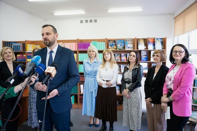 Miejskie inwestycje w termomodernizację szkół i nowe place zabaw w żłobkach