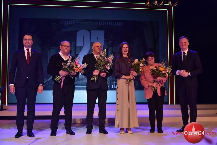 Medale, nagrody i wystawa fotografii na Międzynarodowy Dzień Teatru w Teatrze Jaracza