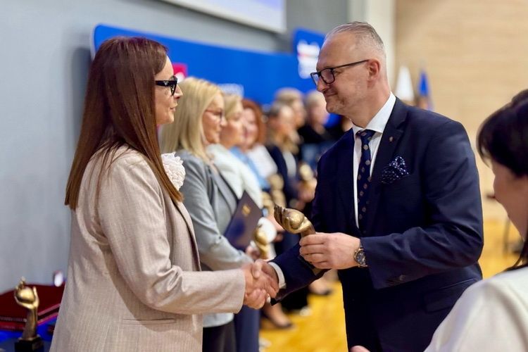 Międzynarodowy Dzień Pielęgniarek i Położnych obchodzono w Urzędzie Wojewódzkim 