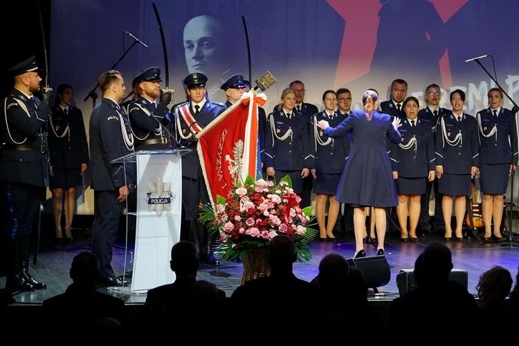 Koncert i wyróżnienia okazji Narodowego Święta Niepodległości w 85. rocznicę Zbrodni Katyńskiej