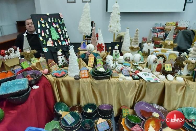 Starostwo Powiatowe w Olsztynie zaprosiło na świąteczny kiermasz