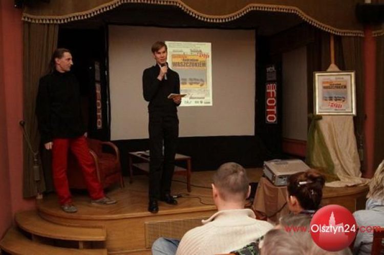 Oto foto z Andrzejem „Szczurkiem” Waszczukiem w MOK