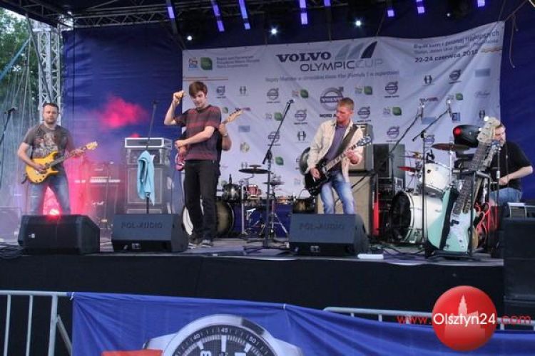 Ostro, zdrowo, rockowo - zabawa na plaży bez używek