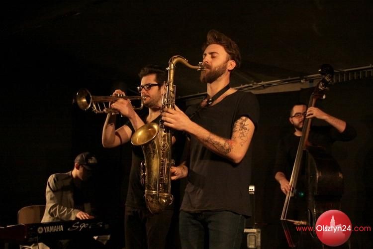 Muzyczny Algorhythm w amfiteatrze