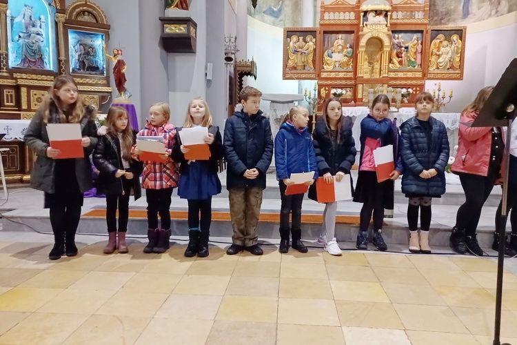 Uczniowie SP 9 wzięli udział w patriotycznym koncercie