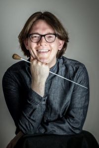 Mateusz Molęda w piątek poprowadzi Orkiestrę Symfoniczną Filharmonii Warmińsko-Mazurskiej 