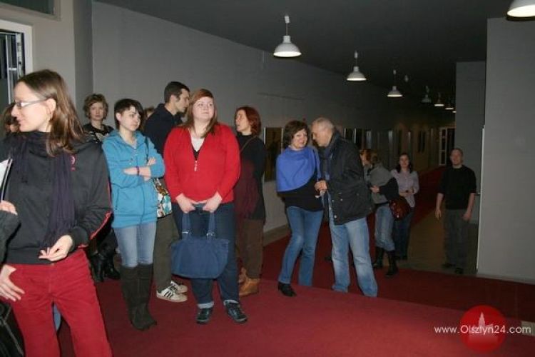 Sąd nad teatrem