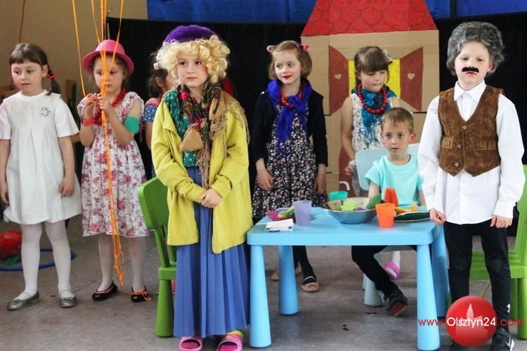 Szkołą Podstawową nr 14 zawładnęły teatry ze szkół podstawowych