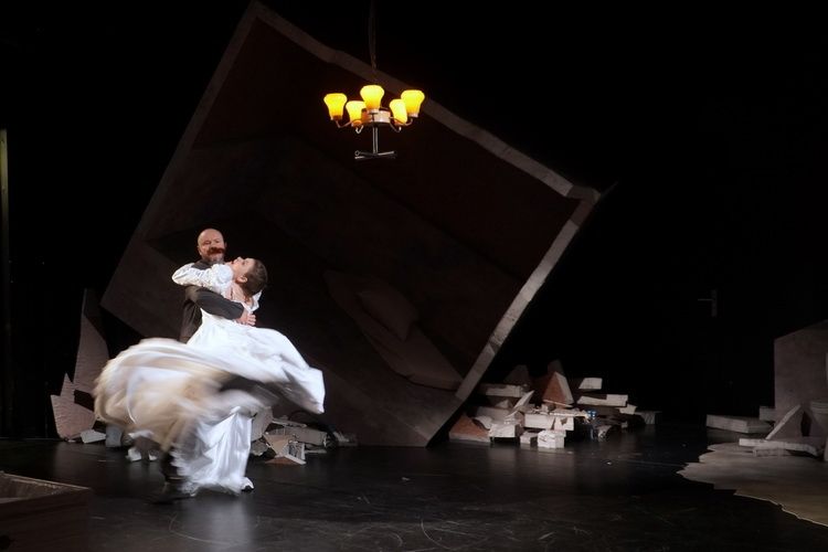 Premiera ciężkiego kalibru przed Wielkanocą w Teatrze Jaracza