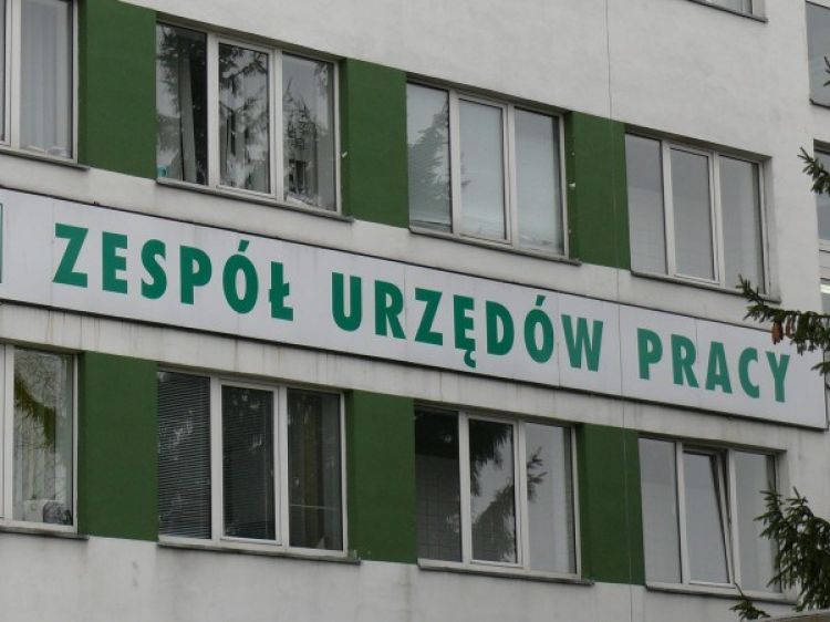 Będzie więcej pieniędzy na pomoc bezrobotnym