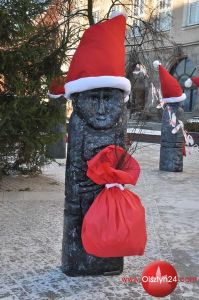 Mikołajkowe baby, choinki i kolorowe światełka - w Olsztynie robi się świątecznie