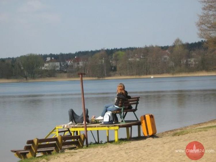 Spacerkiem po kwietniowej plaży