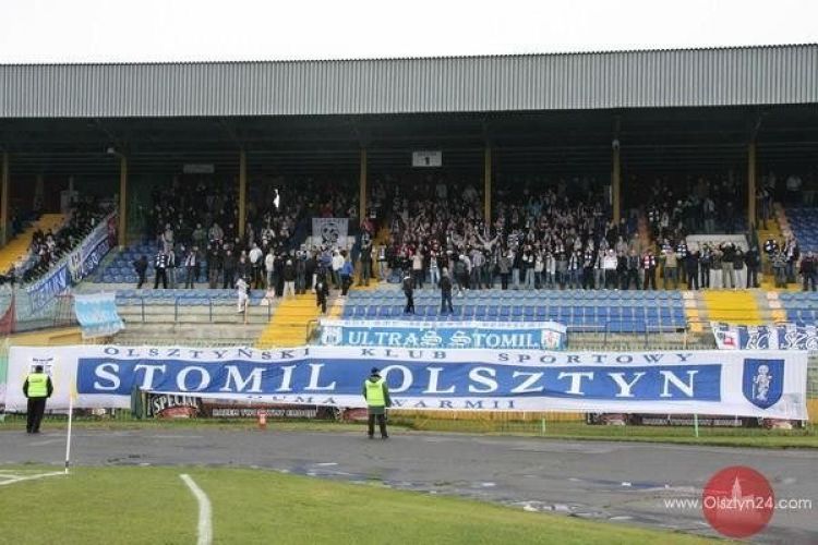 Stadionowe negocjacje w połowie drogi