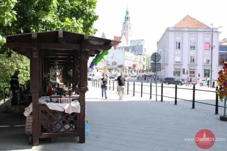 Stragany jeszcze „potańcują” po starówce