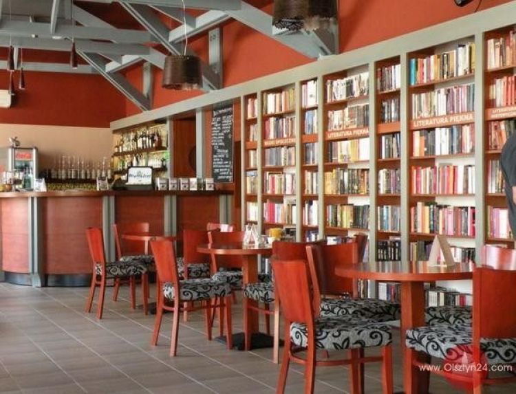 Kawiarnia w księgarni (lub odwrotnie)