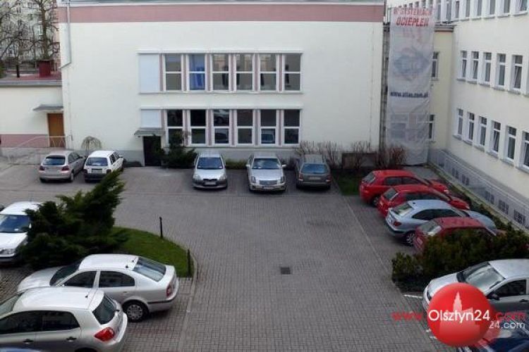 Urząd Wojewódzki „utyje”?