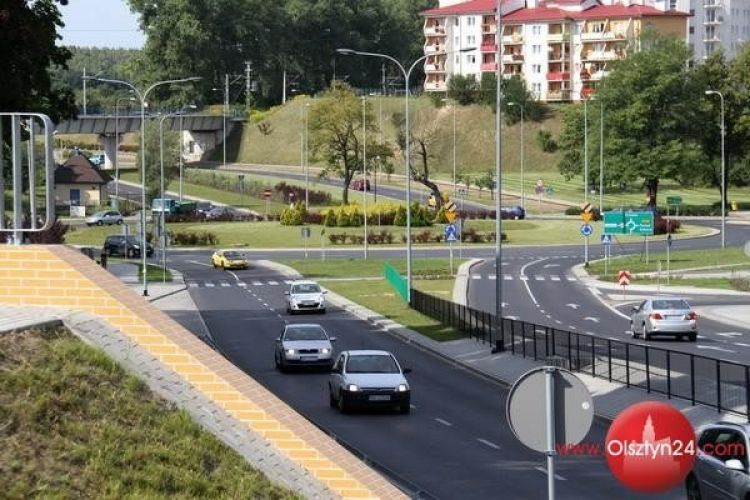 Nowe oznakowanie na rondzie Ofiar Katastrofy Smoleńskiej