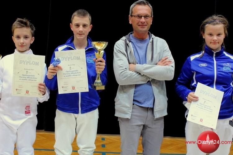 Szabliści „Hajduczka” wywalczyli w Koninie trzy puchary