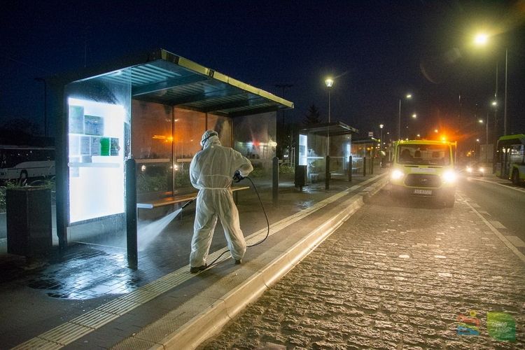 Miejskie wiaty przystankowe przeszły dezynfekcję