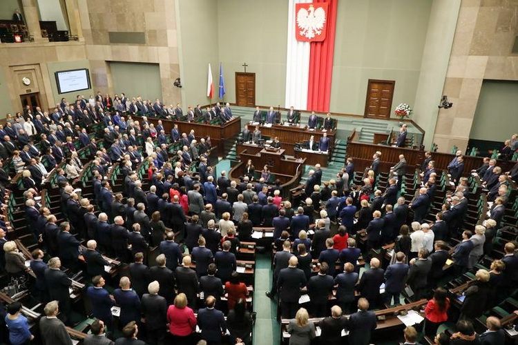 Projekt „Emerytura bez podatku” trafił do sejmowych komisji