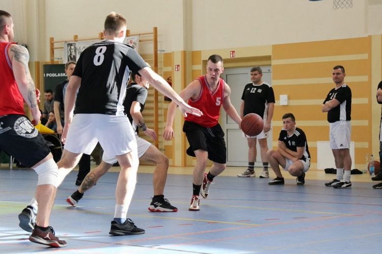 Koszykarze Warmińsko-Mazurskiej BOT na podium w Białymstoku