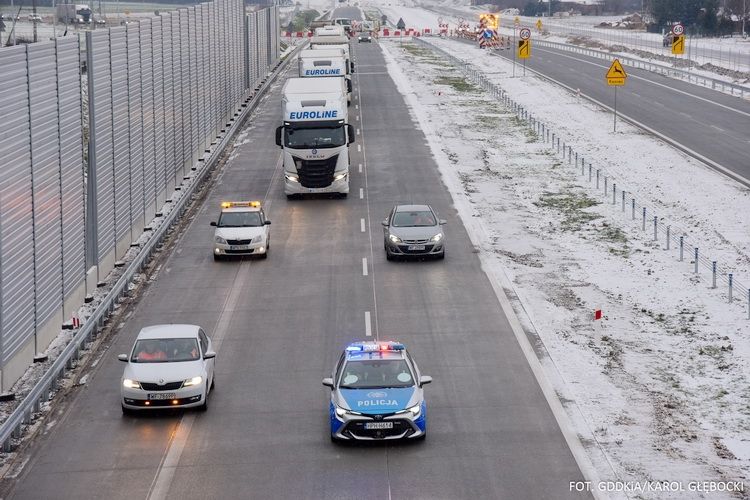Dwa odcinki S7 drogowcy udostępnią kierowcom przed świętami