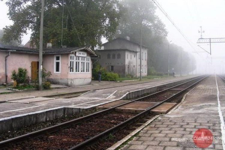 Jedzie pociąg z daleka