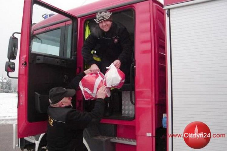 Wizyta Mikołajów u dzieci w Gryźlinach