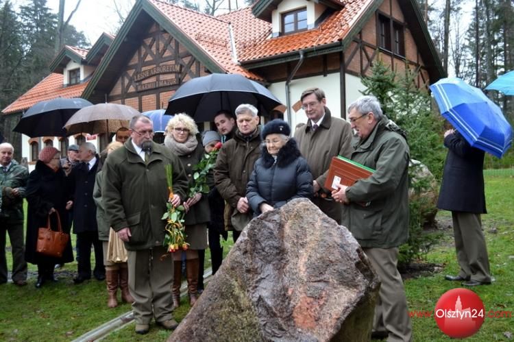 Głazy pamięci leśników w Kudypach
