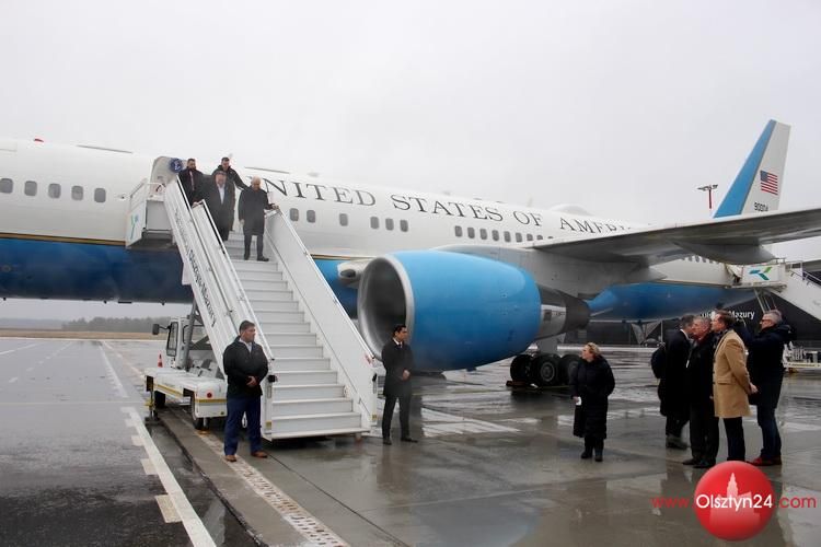 Sekretarz stanu USA Mike Pompeo wylądował w Porcie Lotniczym Olsztyn-Mazury