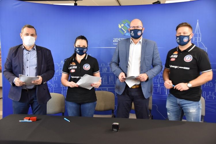 Biskupiec stawia na piłkę ręczną