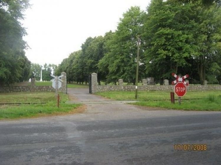Wojewoda dał 246 tys. na pielęgnację cmentarzy wojennych