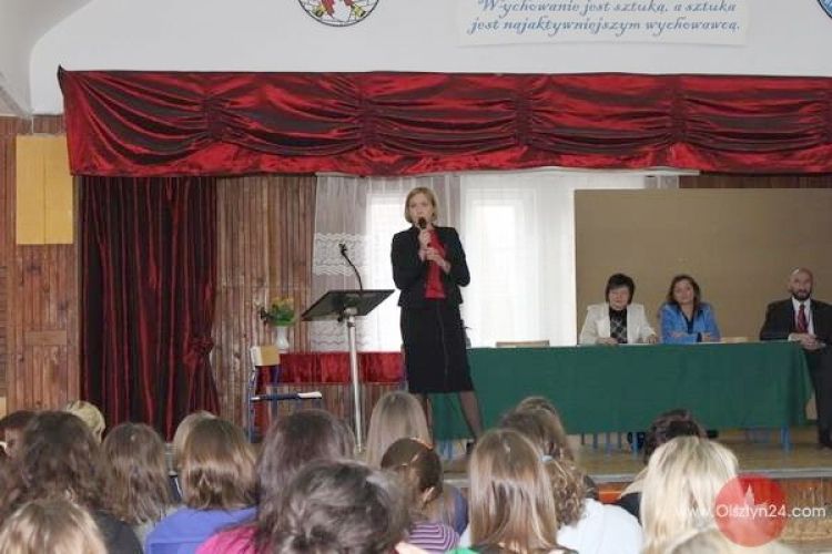 Uczniowie z Biskupca zorganizowali debatę o prawach kobiet