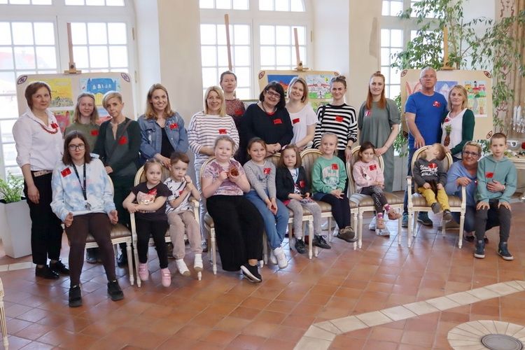 Pamięć w nas wiecznie trwa, poloneza dziejów gra