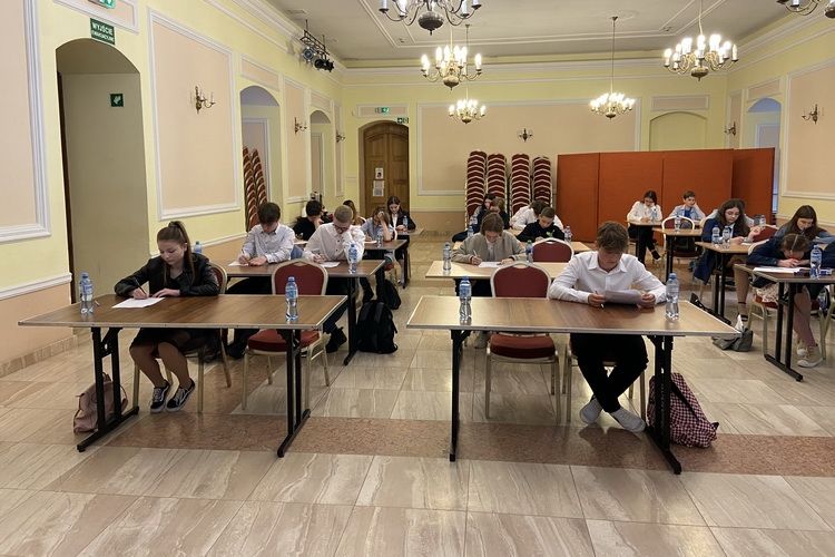 Olsztynianin na podium konkursu wiedzy o zamkach gotyckich