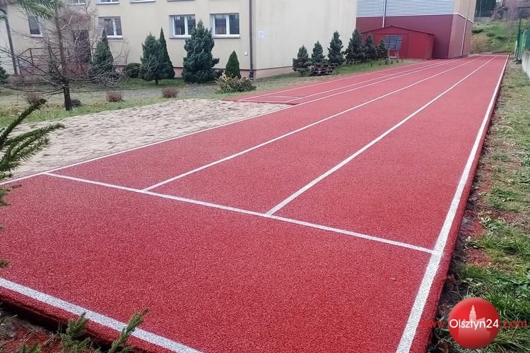 Sprint, skok w dal i czerwona wstęga