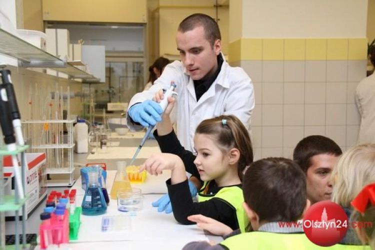 Noc Biologów - nauka dla przedszkolaków i emerytów