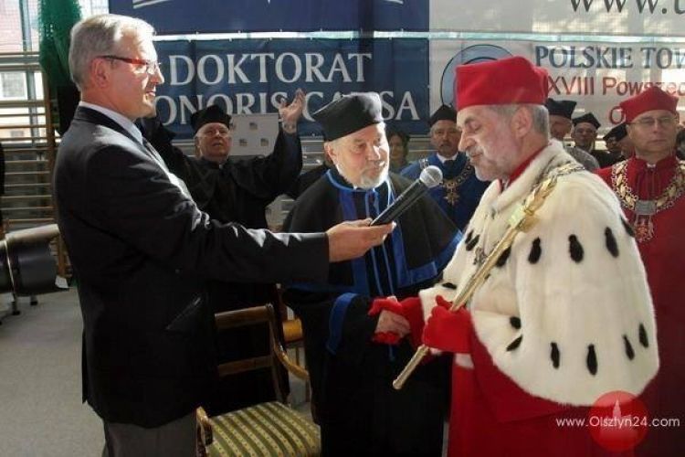Prof. Janusz Małłek doktorem hc UWM