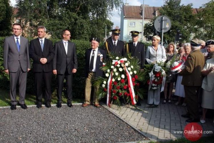 Chwała Powstańcom Warszawy!