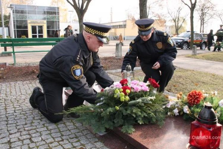Wiązanki pamięci o tych, którzy odeszli